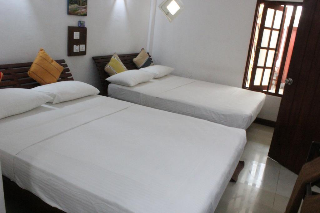 Ap Nippon Beach Hikkaduwa Bagian luar foto