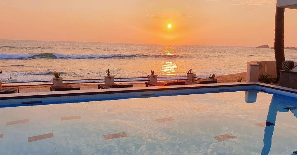 Ap Nippon Beach Hikkaduwa Bagian luar foto